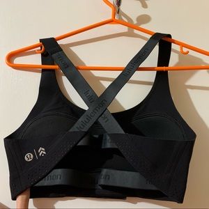 lululemon Barry’s Bootcamp Stronger as One bra size 6